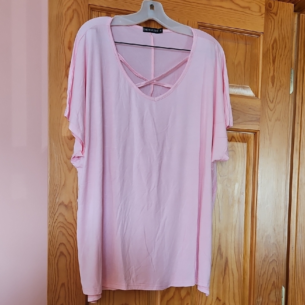 NWOT Monnuro Short Sleeve Top
